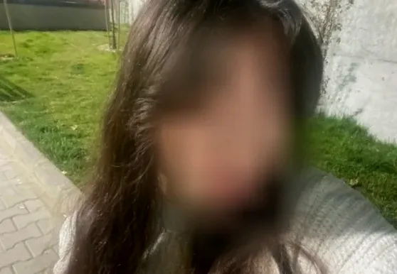 Amira, 22