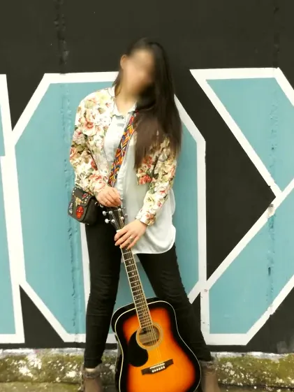 Dina, 30