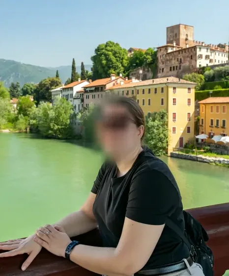 Ella, 28