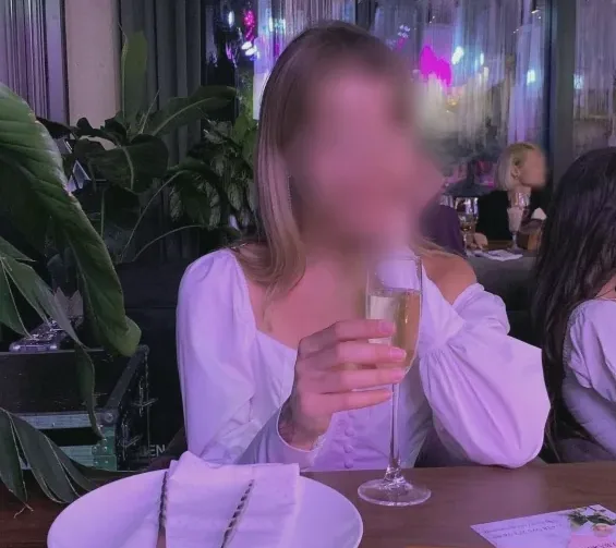 Ewa, 31