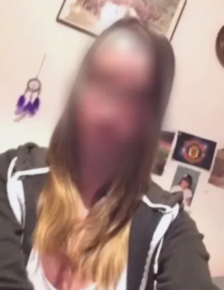 Ffion, 25
