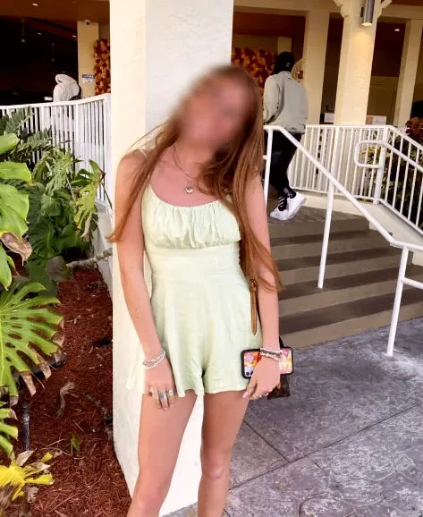 Julia, 19