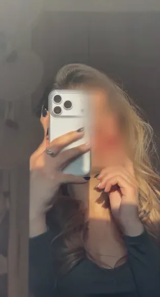 Kayleigh, 20