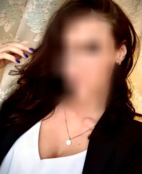 Kirsty, 33