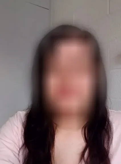 Sofia, 33