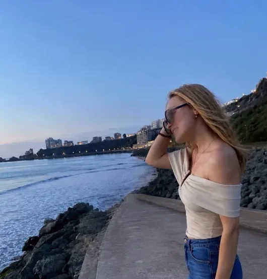 Yasmin, 19